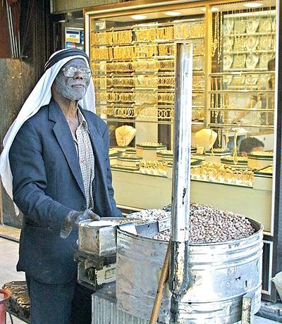 IL VENDITORE DI NOCCIOLINE